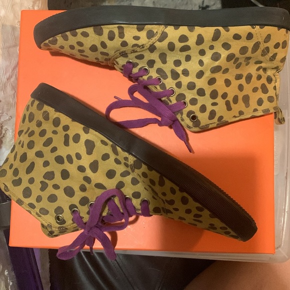 A Lot Size 10 shoes - Picture 3 of 15